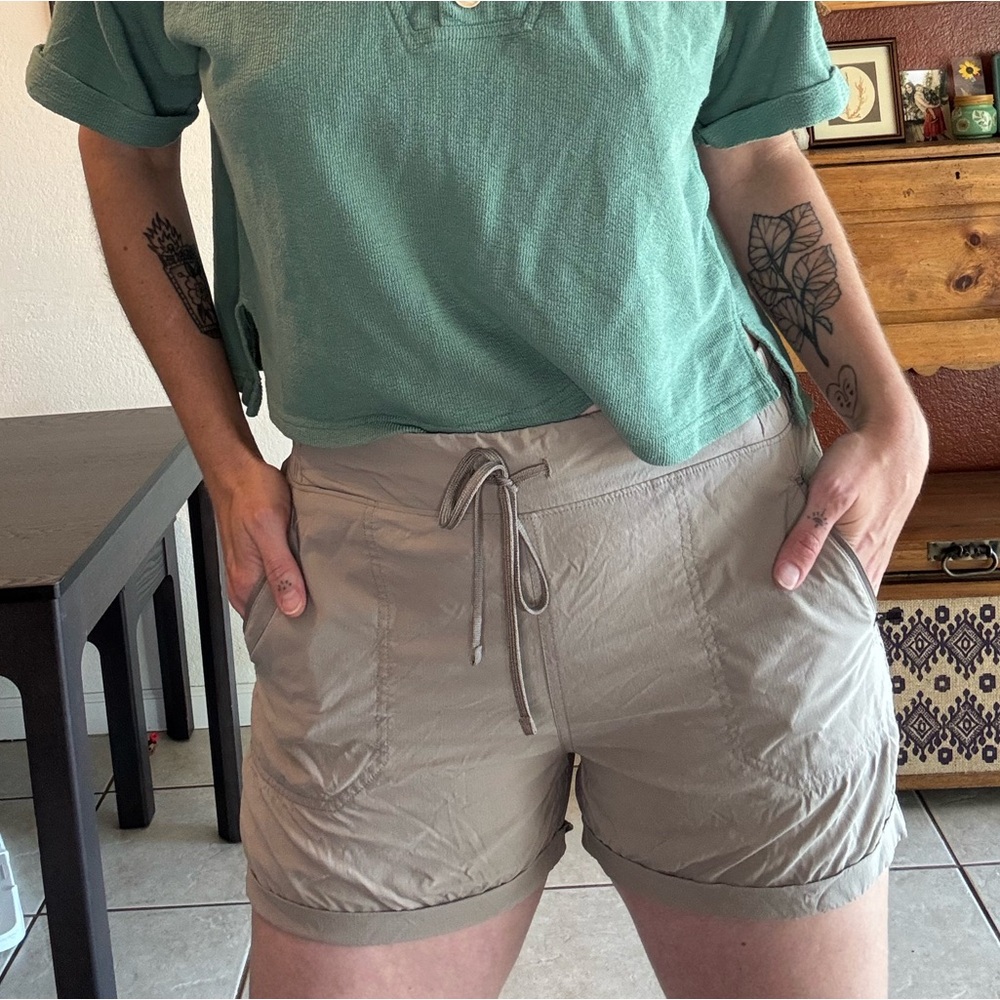 Eddie Bauer khaki shorts